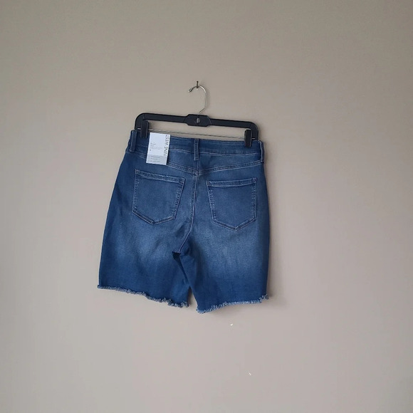 NWT Nine west women's denim Bermuda Shorts size 6 - Picture 2 of 11